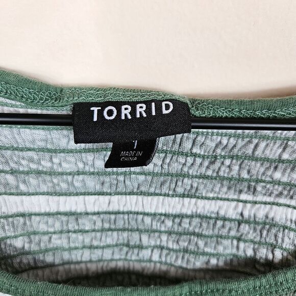 Torrid Smocked Babydoll Top. Green & White 1X - Picture 8 of 10